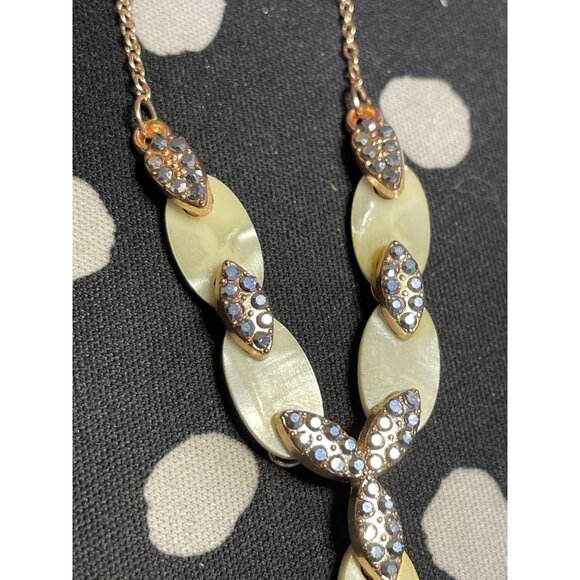 Mother-Of-Pearl & Rhinestone Drop Pendant Necklace With Rose Gold Chain - Picture 7 of 8